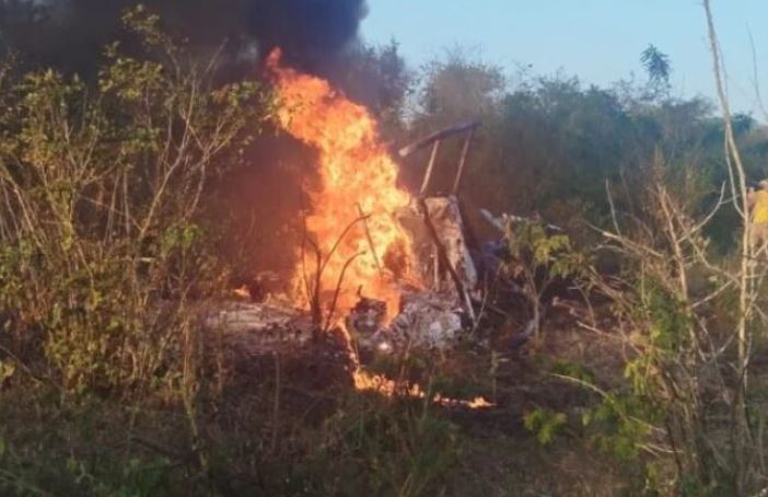 Duas pessoas morrem em queda de helicóptero em Caruaru