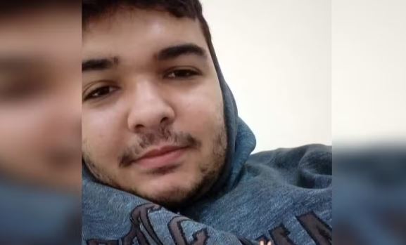 Entregador é decapitado ao ser atingido por carga de vidro em grave acidente