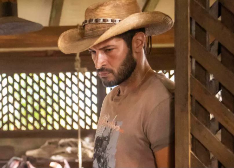 Levi morre devorado por piranhas após sequestrar Muda em 'Pantanal'