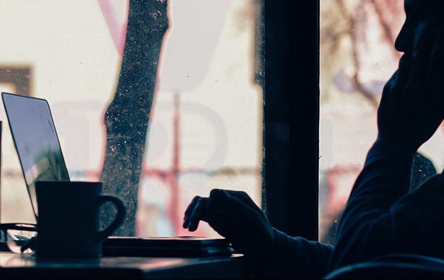 Projeto aumenta pena para registro, venda e exposição de pornografia infantil