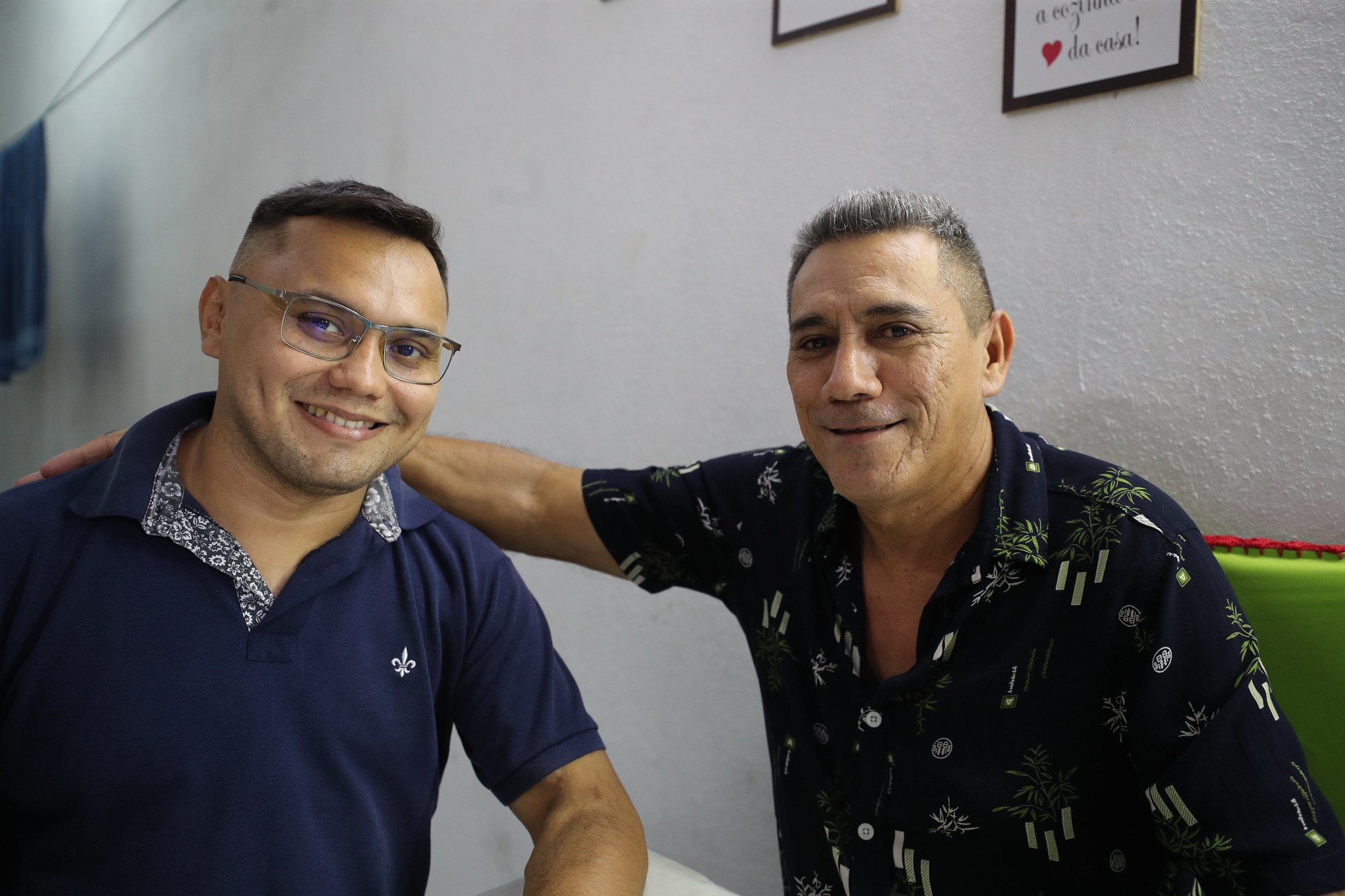 ‘Agora somos pai e filho biológicos’, diz 1º transplantado renal do Amazonas, com rim do pai adotivo