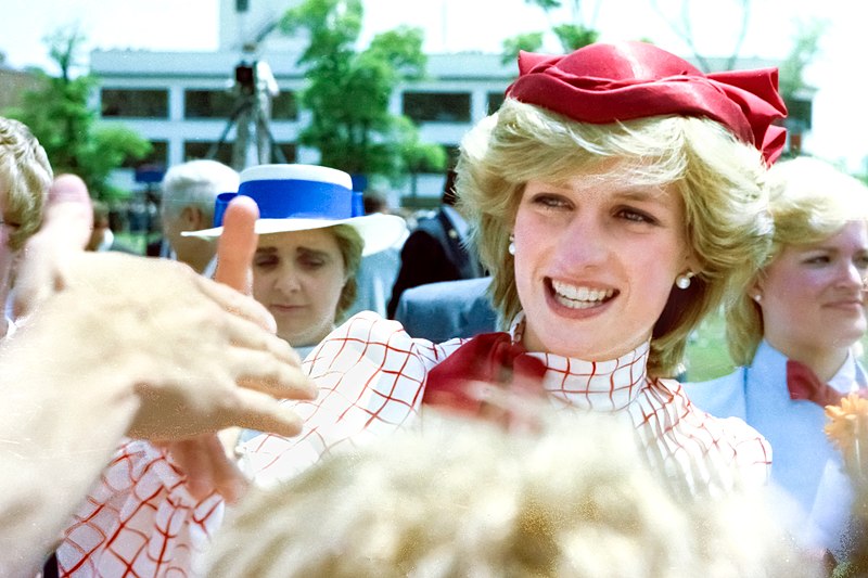 Documentário revela que princesa Diana desconfiava de acidente de carro dois anos antes de sua morte