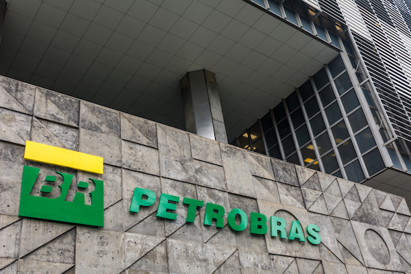 Petrobras abre concurso com salário inicial de R$ 11.716,82; Veja edital