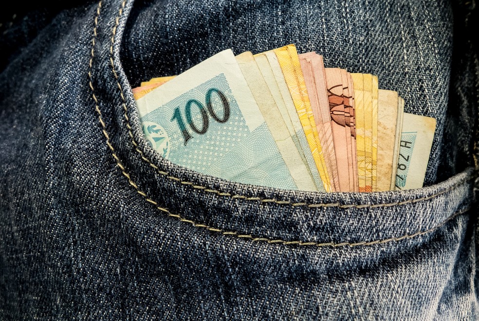 Saque do FGTS: nascidos em julho podem sacar até R$ 1 mil a partir de hoje