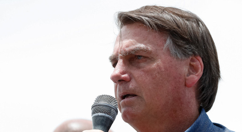 Comitiva brasileira vai a Israel buscar spray contra Covid-19