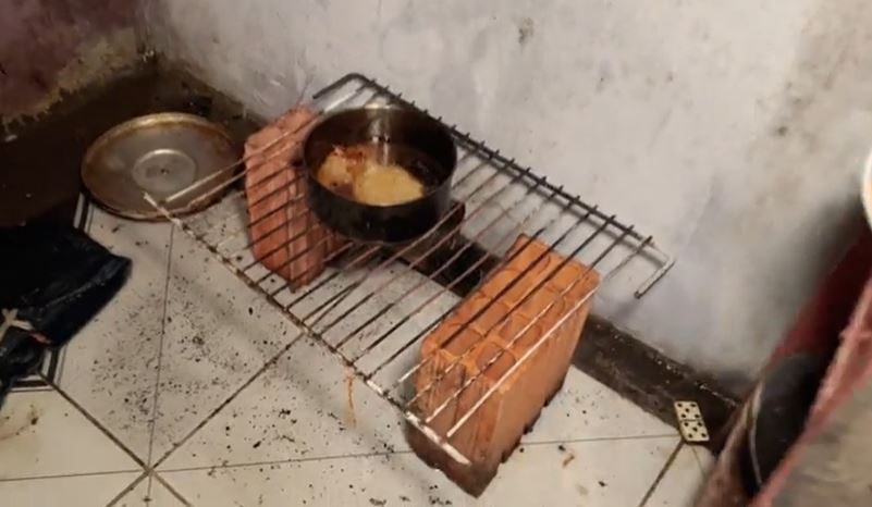 Mãe e filho sofrem graves queimaduras após mulher improvisar fogão em Manaus