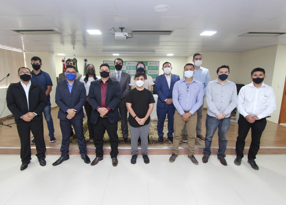 Defensoria empossa mais 11 aprovados em concurso público no Amazonas