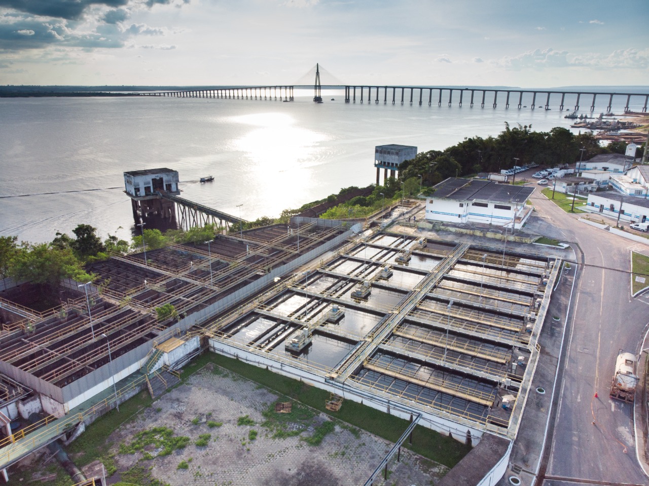 Parada na Ponta do Ismael deixa mais de 250 bairros sem água em Manaus