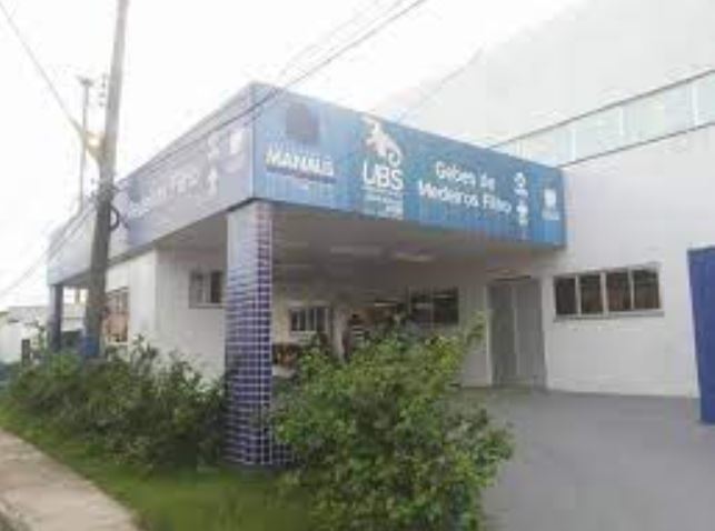 Idosa morre ao ser atropelada na frente de UBS em Manaus 