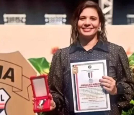 Professora distribuiu chocolates e frases motivacionais antes de ser morta por aluno em RO