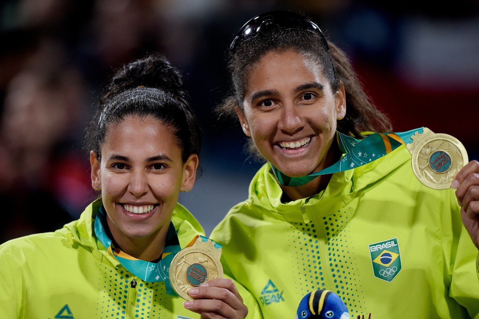 Brasileiros garantem ouros no vôlei de praia em Santiago 2023