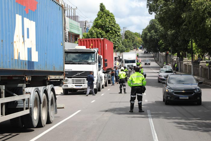 Mega operação vai fiscalizar trânsito na Av. Rodrigo Otávio nesta terça-feira