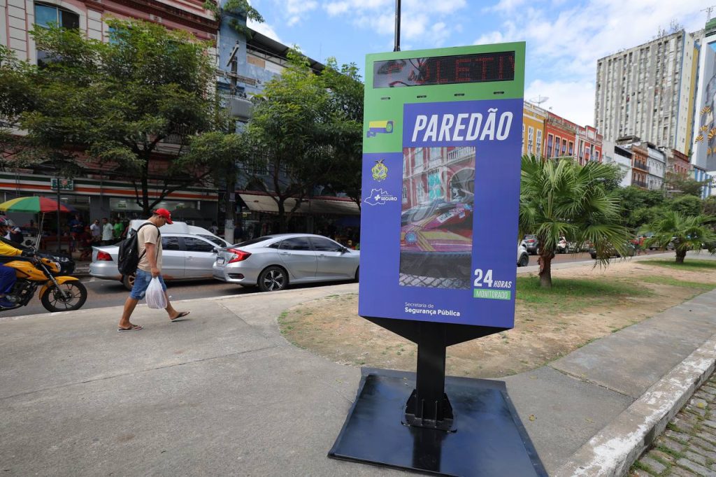 Procurado por homicídio é preso ao ser reconhecido por câmera do 'Paredão' no Centro