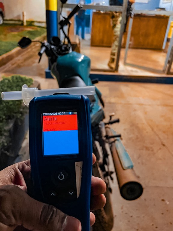 Três motoristas são presos ao serem flagrados dirigindo bêbados na BR-230