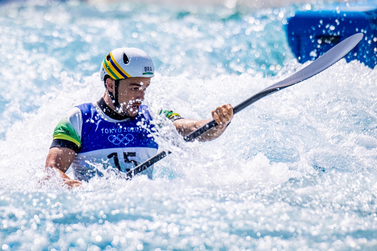 Pepê Gonçalves se classifica para semifinal na canoagem em Tóquio