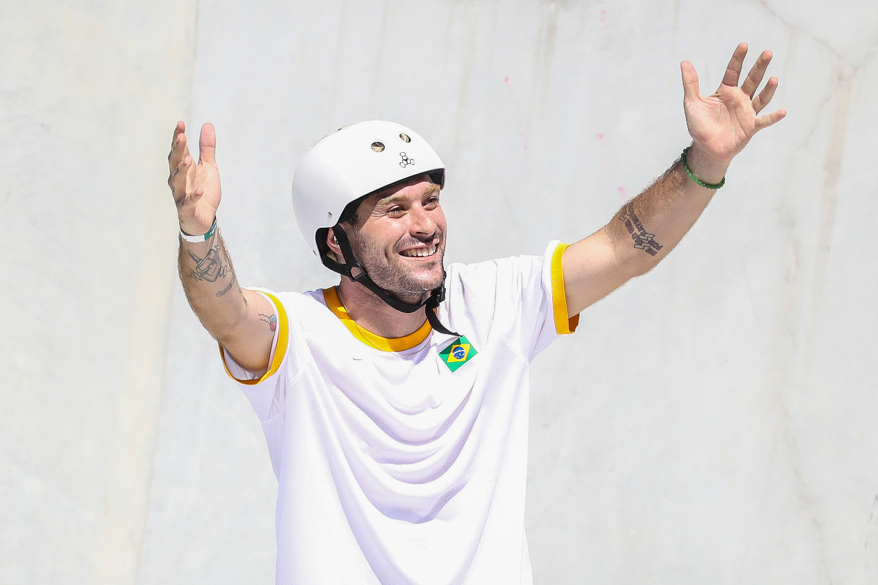 Pedro Barros é prata no skate park em Tóquio