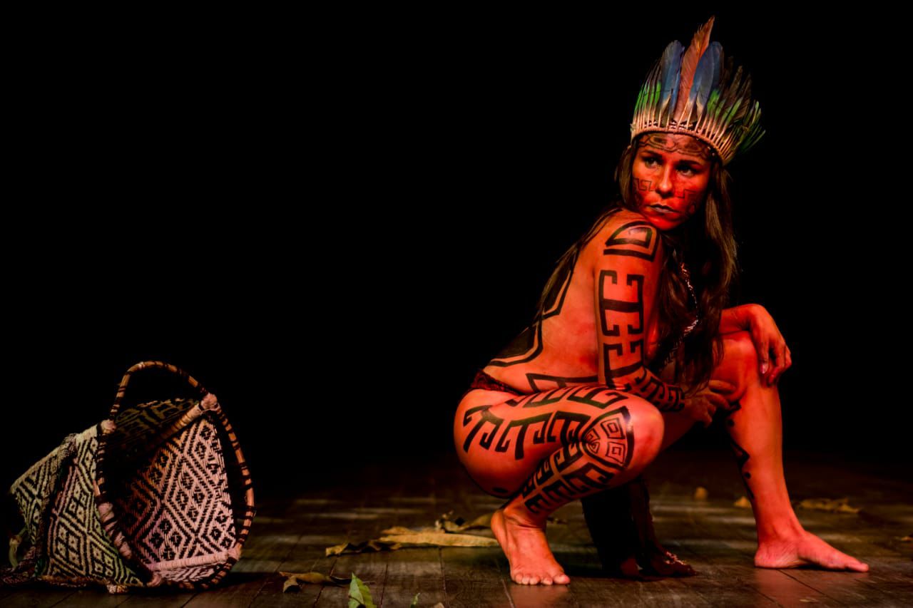 'Aquelas que me habitam': memória, luta, resistência e ancestralidade feminina