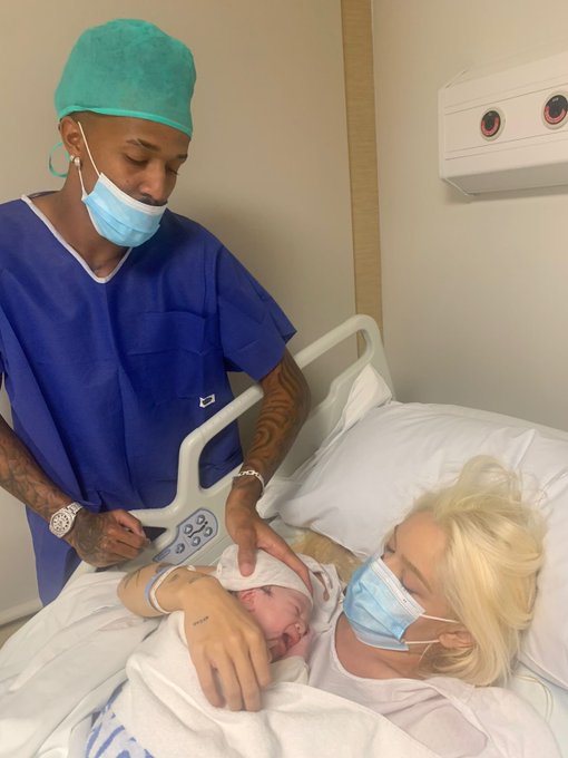 Nasce filha de Éder Militão e Karoline Lima; Veja foto