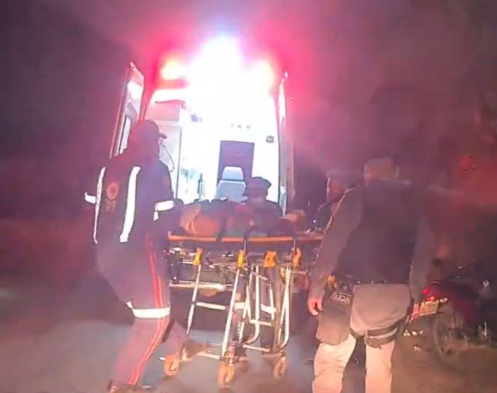 Mulher tem pé dilacerado ao ser atropelada moto na AM-010; Condutora fugiu