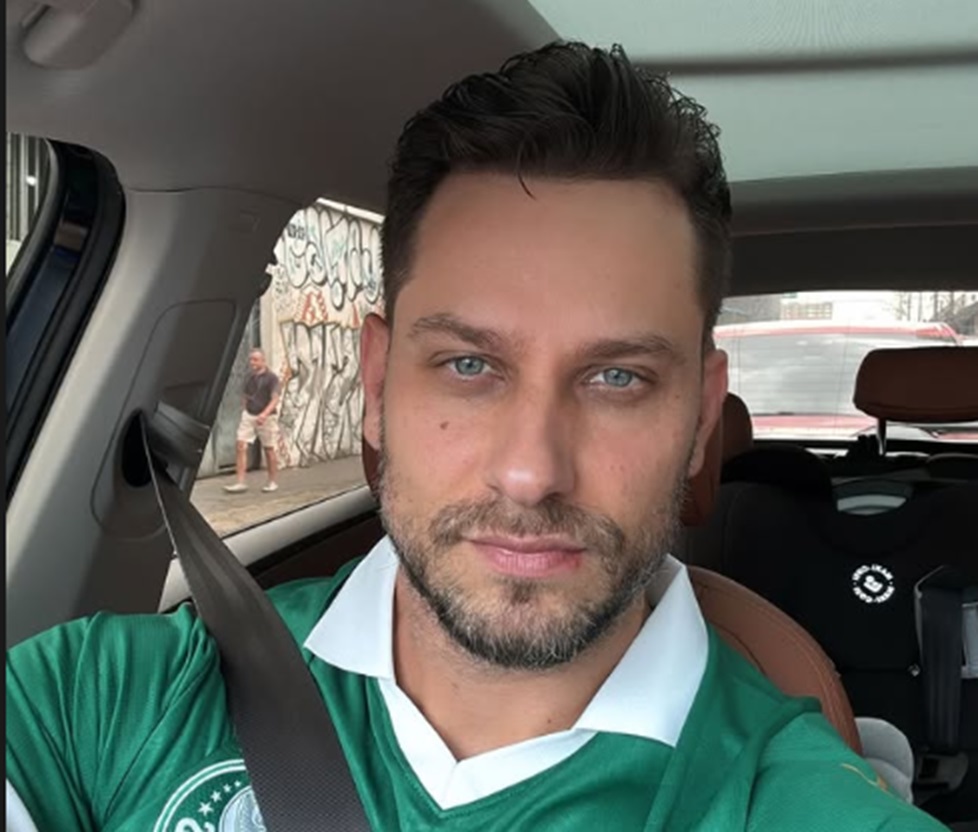 Casado, ex-BBB Elieser é flagrado fazendo exame em clínica de DNA, diz Leo Dias