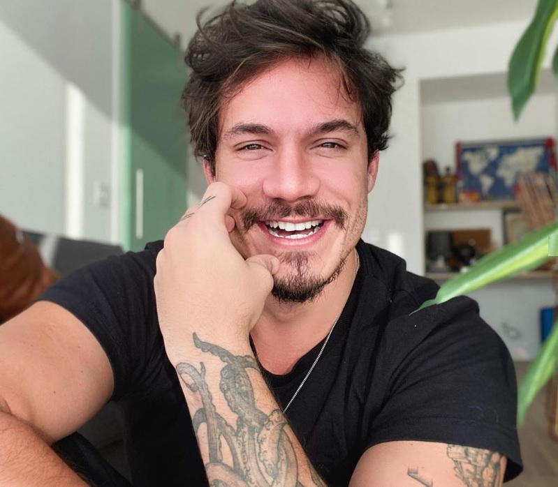 Eliezer se interna para fazer rinoplastia