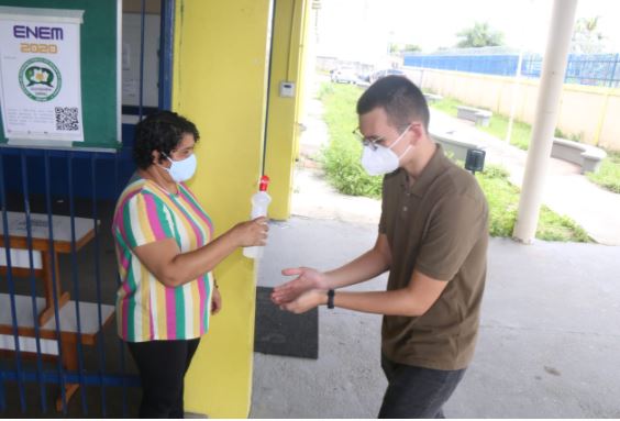 2° dia de Enem tem movimentação tranquila e cuidados redobrados em Manaus