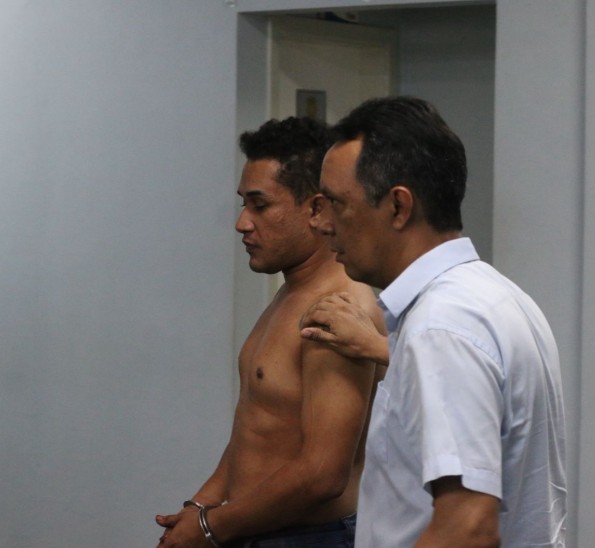 Saiba estado de saúde de homem esfaqueado por namorado no Japiim