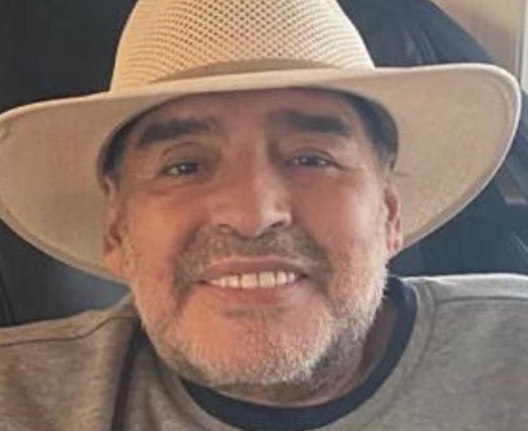 Maradona morreu abandonado pelos médicos, aponta relatório