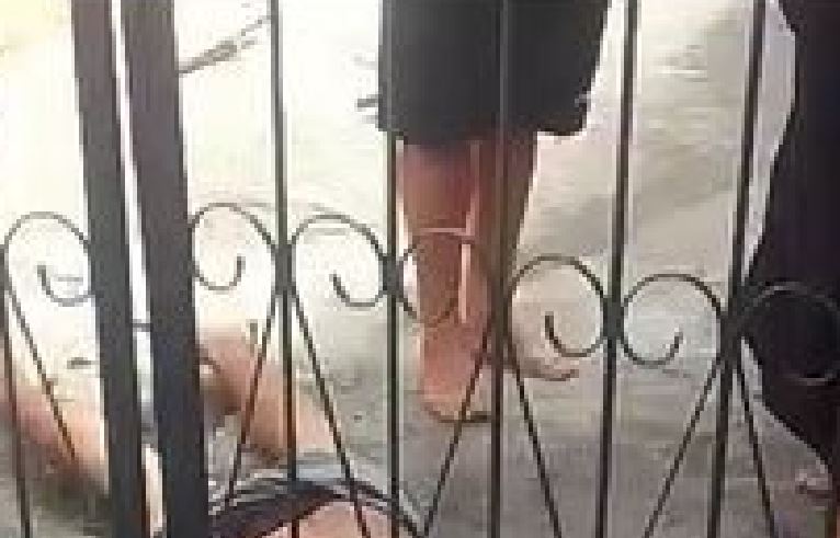 População espanca homem suspeito de roubos em Manaus