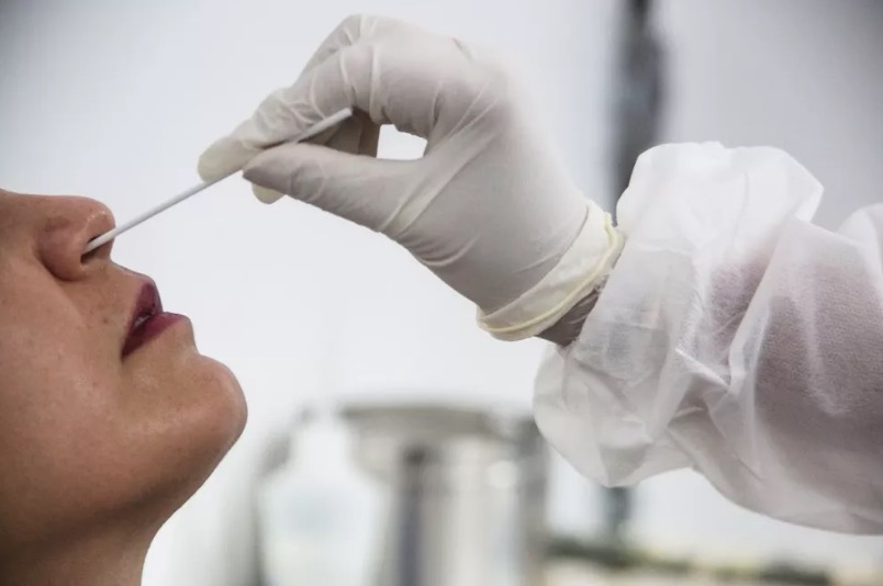 Variante descoberta em Manaus tem dobro da carga viral, diz Fiocruz