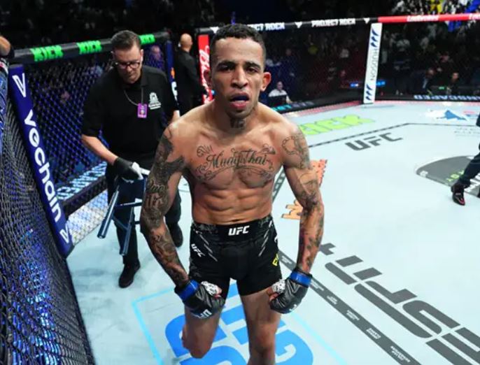 Brasileiro Carlos Prates nocauteia chinês e fatura bônus de R$ 273 mil no UFC