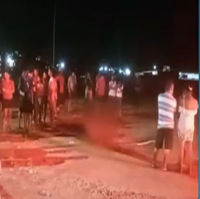 Garoto de 15 anos é perseguido e executado em campo de futebol no Amazonas