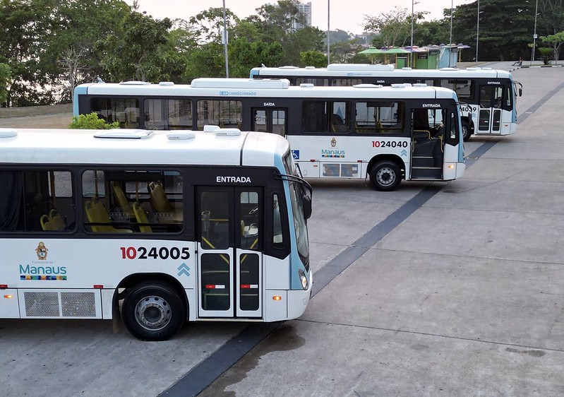 Monitoramento reduz assaltos a ônibus em 46% em Manaus, diz prefeito