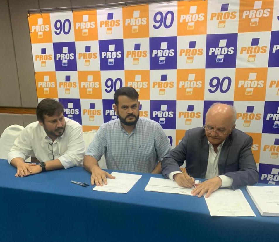 Melo desmente boato e oficializa candidatura de deputado estadual no Amazonas