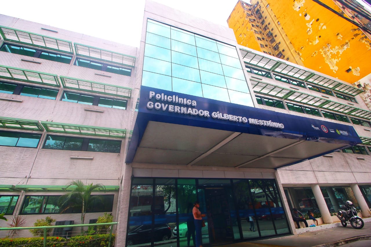 Policlínica Gilberto Mestrinho é alvo de tiros de criminosos em Manaus