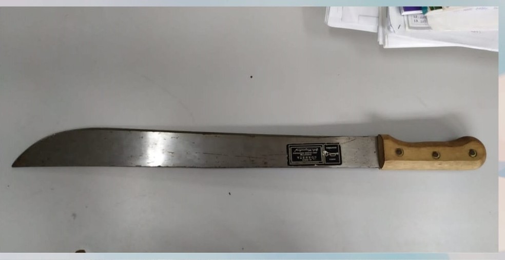 Homem é preso ao invadir escola e ameaçar estudantes com terçado no Amazonas