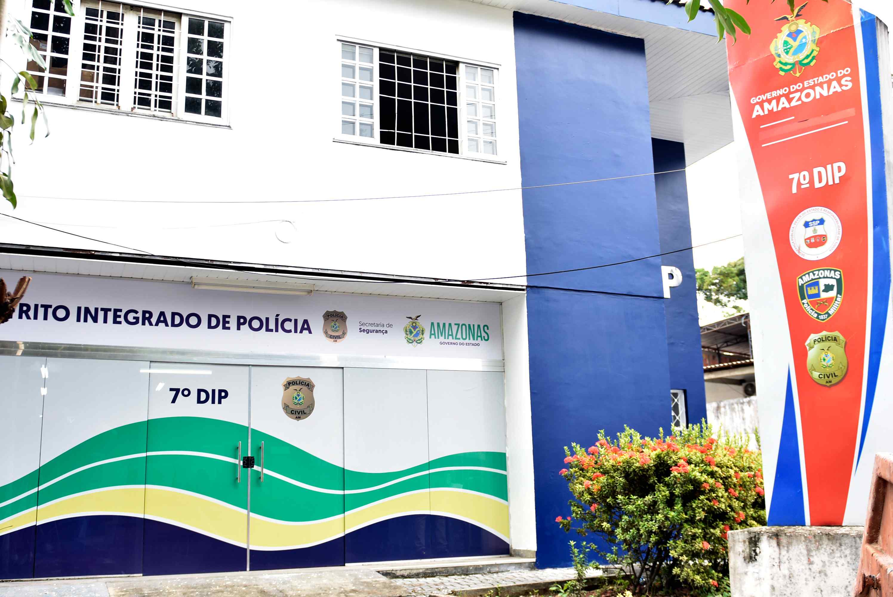 Vítima reage a assalto ao perceber arma falsa e detém bandido em Manaus