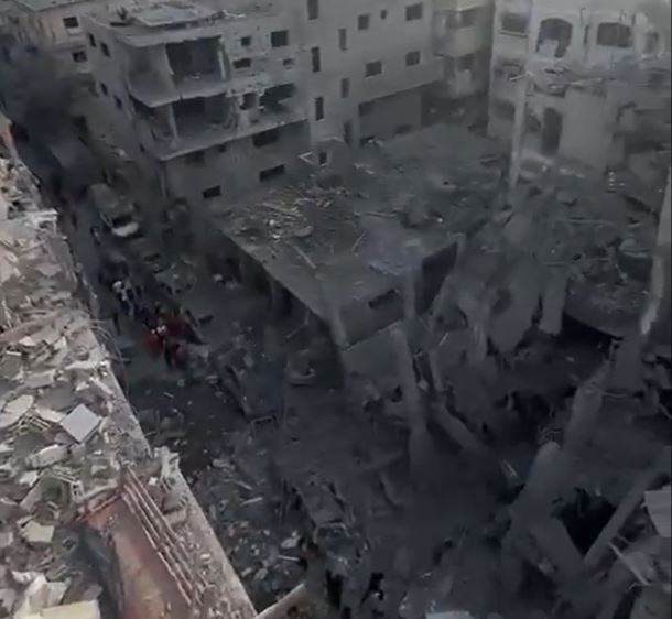 Guerra: Bombardeio a prédio residencial mata mais de 30 pessoas em Khan Younis