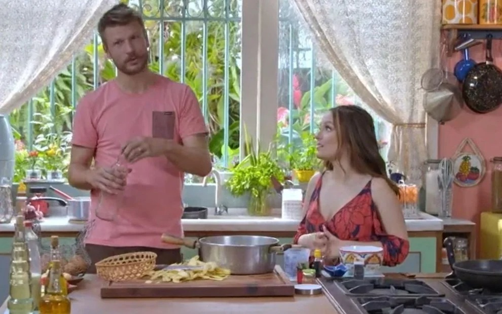 Diferença de altura entre Larissa Manoela e Rodrigo Hilbert diverte internautas