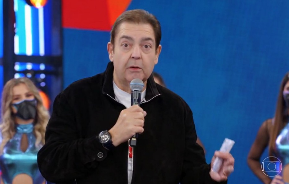 De saída da Globo, Faustão fecha contrato de 5 anos com a Band