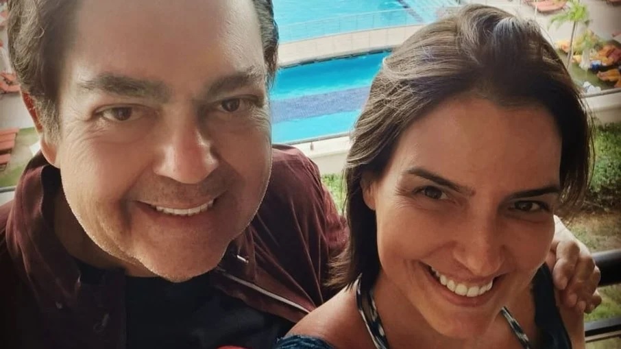 Esposa de Faustão fala sobre esperança em meio à internação do apresentador e cirurgia no coração