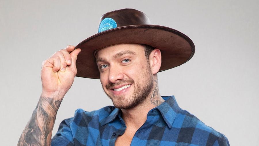 Ex-A Fazenda Vini Buttel recebeu auxílio emergencial e assessoria explica