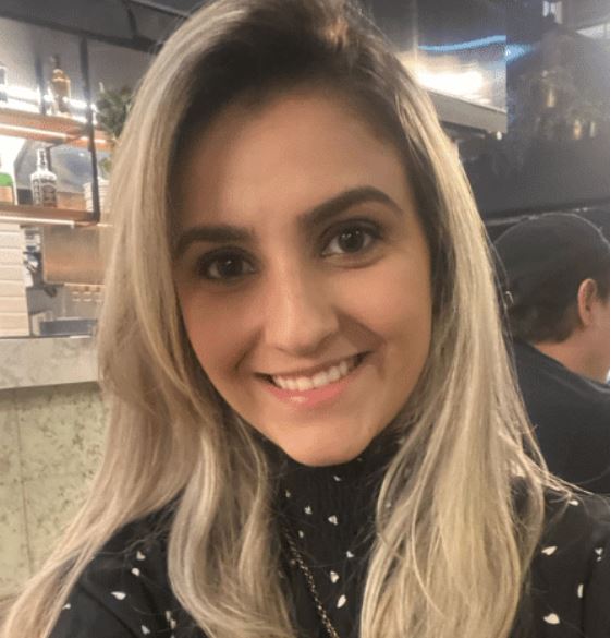 Advogada é encontrada morta com tiro na testa dentro de carro