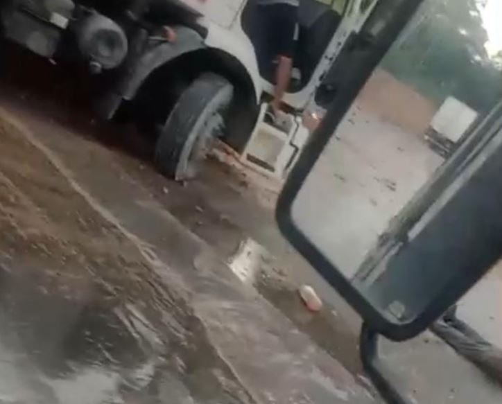 Acidente violento com caminhão na AM-010 deixa uma pessoa ferida