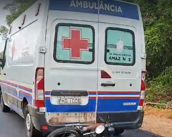 Motociclista morre ao ser atropelado por ambulância no Amazonas 