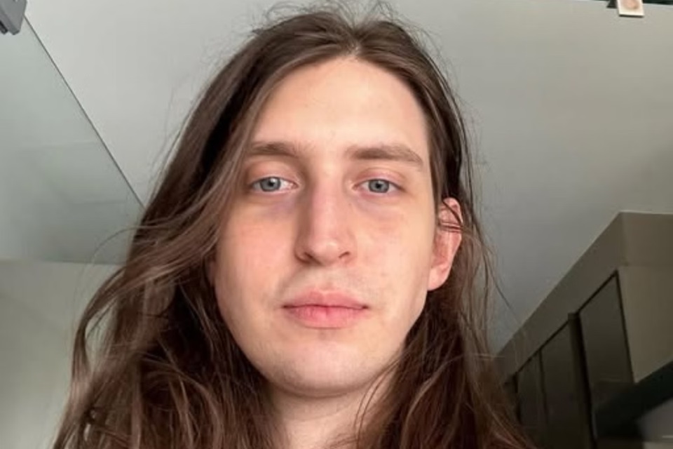 Felca relata ameaças e usa carro blindado após denúncia sobre adultização