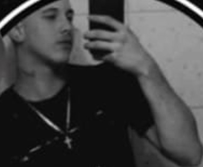 Jovem é esmagado por veículo enquanto trabalhava em oficina em Manaus