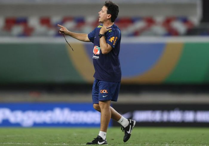 De técnico novo, seleção estreia nas Eliminatórias para a Copa de 2026