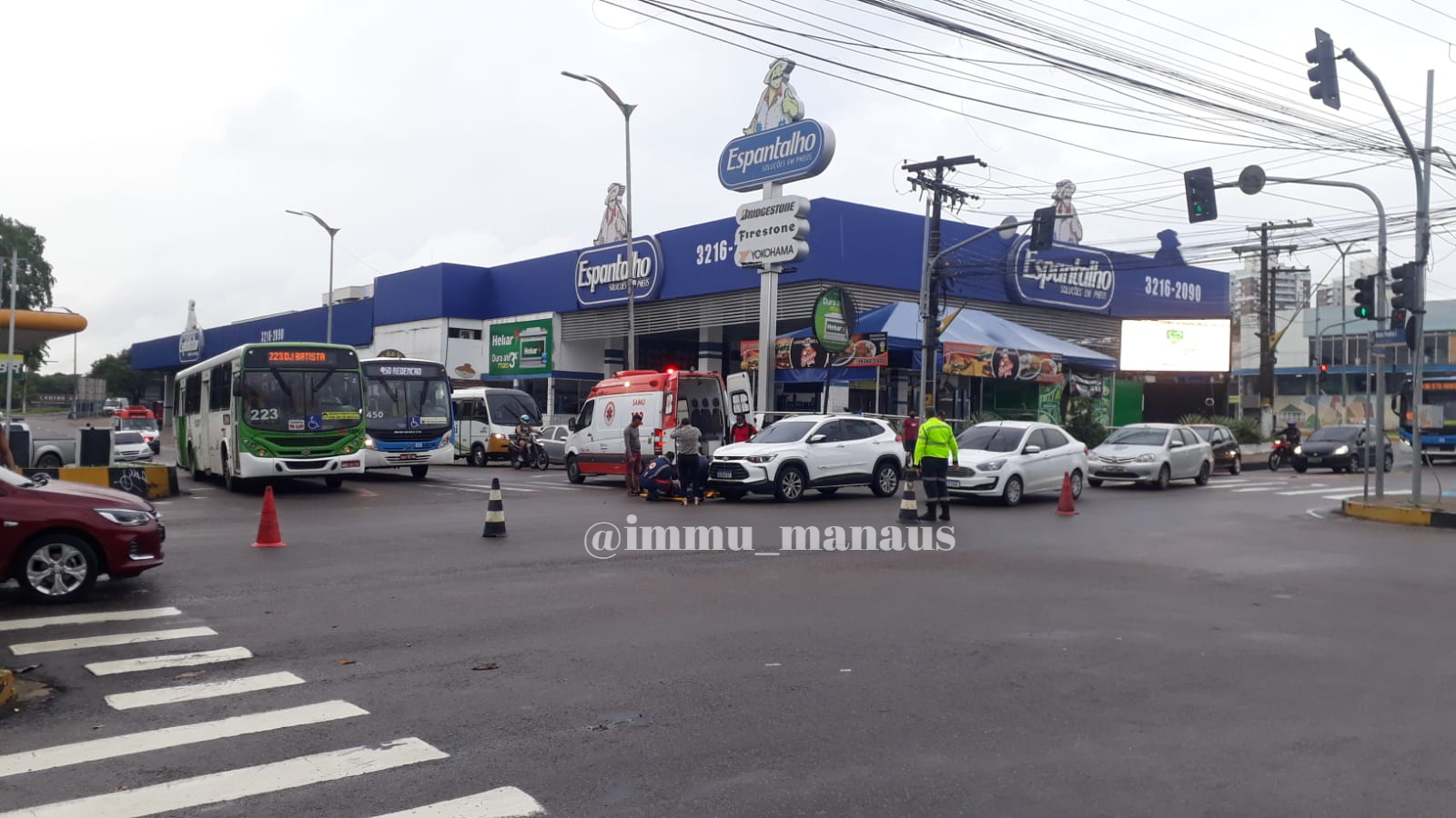 Acidentes deixam trânsito caótico em avenidas de Manaus