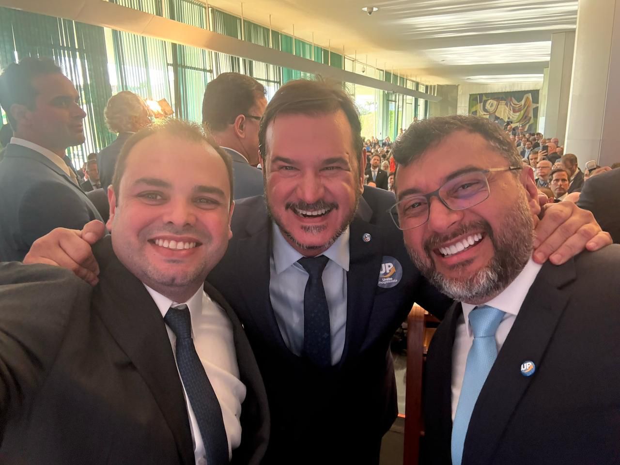 Federação entre União Brasil e Progressistas amplia poder político no Amazonas